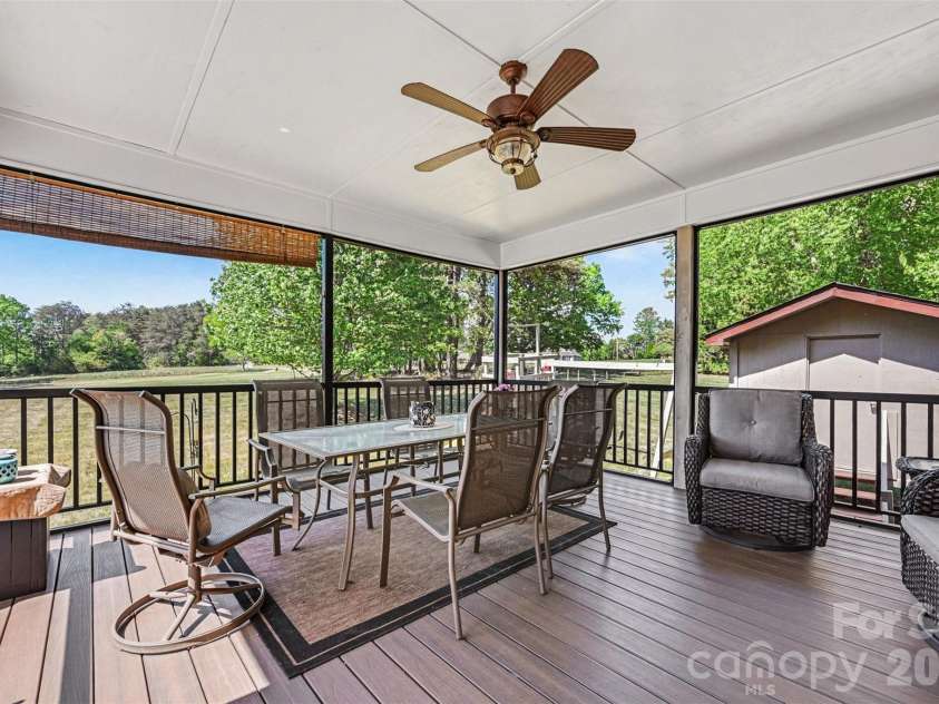 4051 Pinecrest Drive, Hickory, NC 28601.  MLS# CAR4372469, YatesRealty ID 17248. 