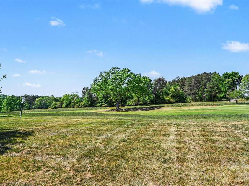 4051 Pinecrest Drive, Hickory, NC 28601.  MLS# CAR4372469, YatesRealty ID 17248. 