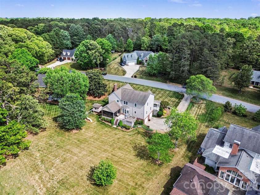 4051 Pinecrest Drive, Hickory, NC 28601.  MLS# CAR4372469, YatesRealty ID 17248. 