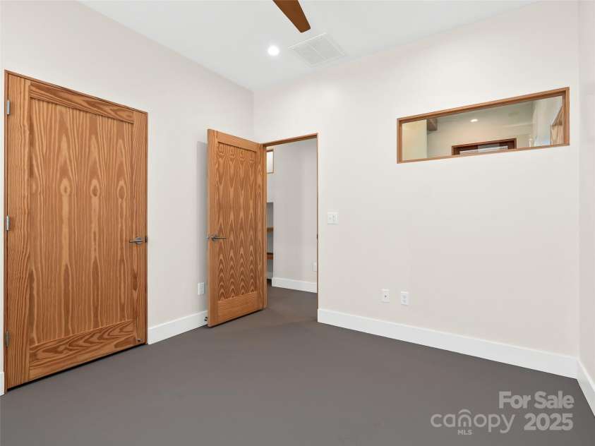 51 Shelburne Woods Drive, Asheville, NC 28806.  MLS# CAR4247776, YatesRealty ID 17248. 