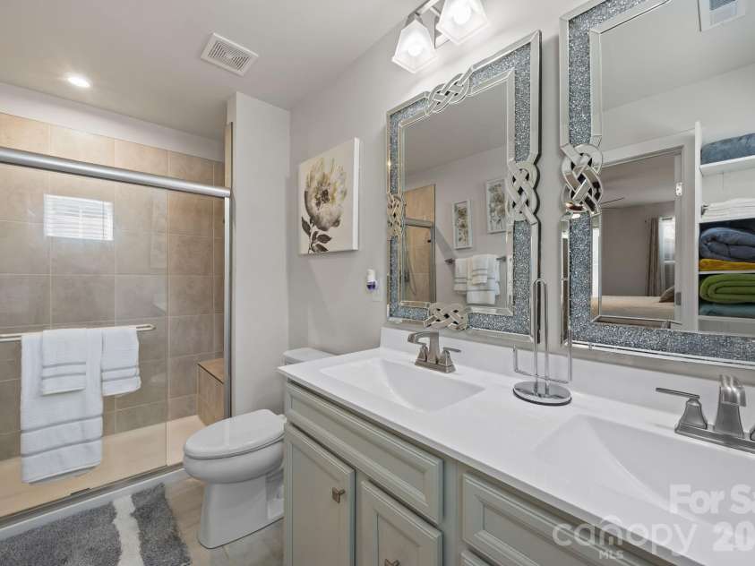 439 Grandiflora Avenue, Lancaster, SC 29720.  MLS# CAR4373456, YatesRealty ID 17249. Primary Bathroom