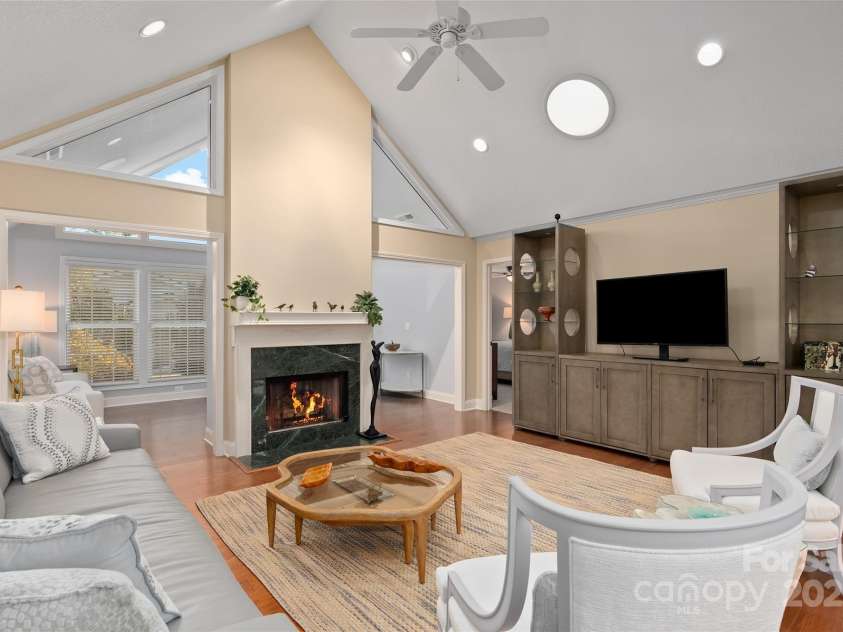 54 Lake Pointe Circle, Hendersonville, NC 28792.  MLS# CAR4323062, YatesRealty ID 1725. Vaulted ceilings and gas fireplace