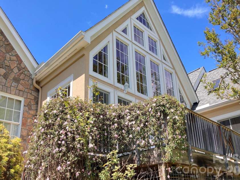 7 Ashley Road, Asheville, NC 28805.  MLS# CAR4370174, YatesRealty ID 17250. 