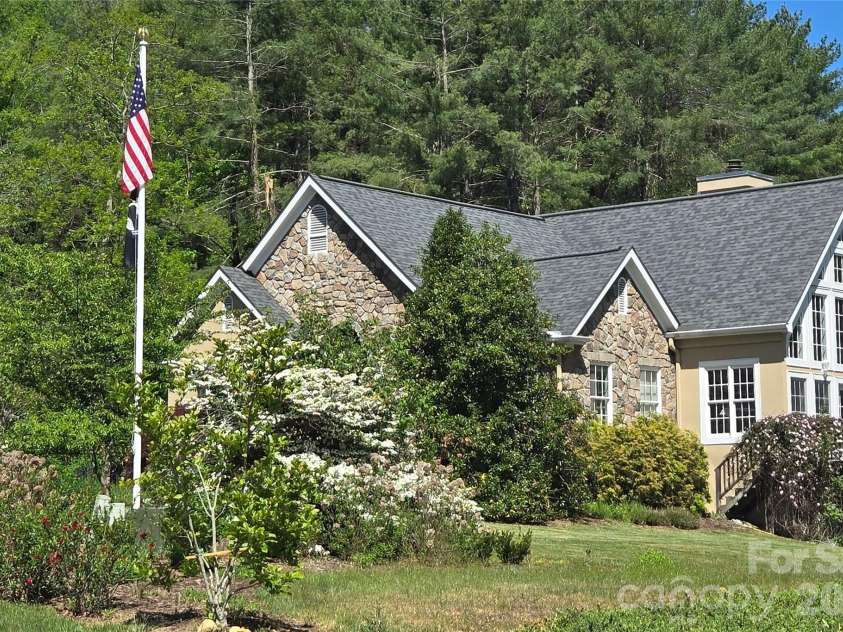 7 Ashley Road, Asheville, NC 28805.  MLS# CAR4370174, YatesRealty ID 17250. 7 Ashley Rd.