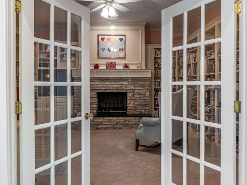 7 Ashley Road, Asheville, NC 28805.  MLS# CAR4370174, YatesRealty ID 17250. Cozy Den