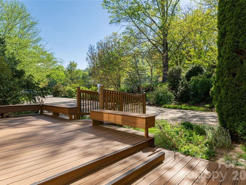 7 Ashley Road, Asheville, NC 28805.  MLS# CAR4370174, YatesRealty ID 17250. Deck off of Kitchen