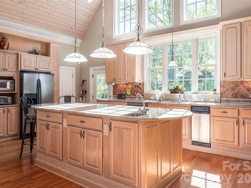 7 Ashley Road, Asheville, NC 28805.  MLS# CAR4370174, YatesRealty ID 17250. Kitchen With Side Entrance