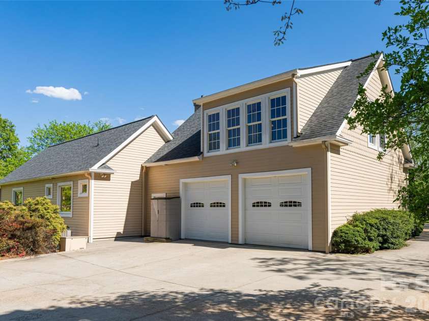 7 Ashley Road, Asheville, NC 28805.  MLS# CAR4370174, YatesRealty ID 17250. Two Car Rear Facing Garage