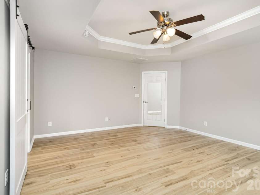 121 Inlet Point Drive, Tega Cay, SC 29708.  MLS# CAR4357660, YatesRealty ID 17251. 