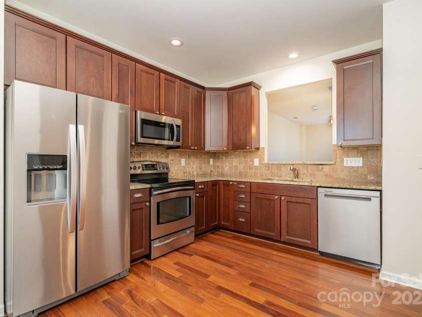 243 Lincoln Street, Charlotte, NC 28203.  MLS# CAR4259345, YatesRealty ID 17251. 2nd Floor Kitchen