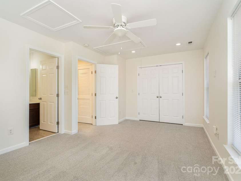 243 Lincoln Street, Charlotte, NC 28203.  MLS# CAR4259345, YatesRealty ID 17251. 3rd Floor Bedroom - 11' Closet -Full bath to left