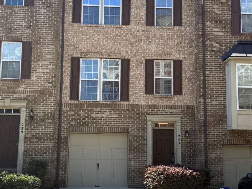 243 Lincoln Street, Charlotte, NC 28203.  MLS# CAR4259345, YatesRealty ID 17251. Close up Front Elevation