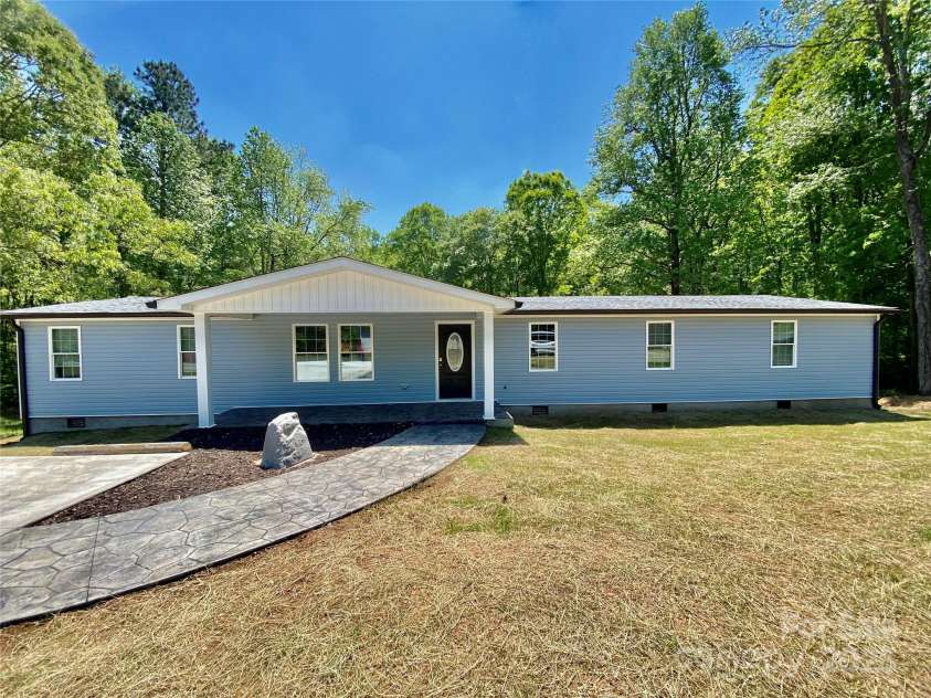 109 Bee Tree Lane, Salisbury, NC 28144.  MLS# CAR4248871, YatesRealty ID 17252. 