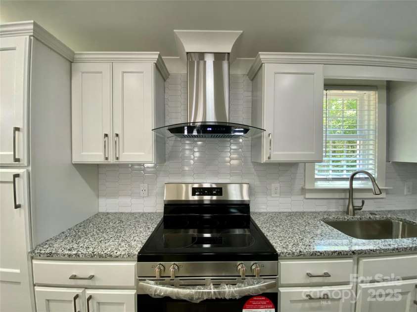 109 Bee Tree Lane, Salisbury, NC 28144.  MLS# CAR4248871, YatesRealty ID 17252. 