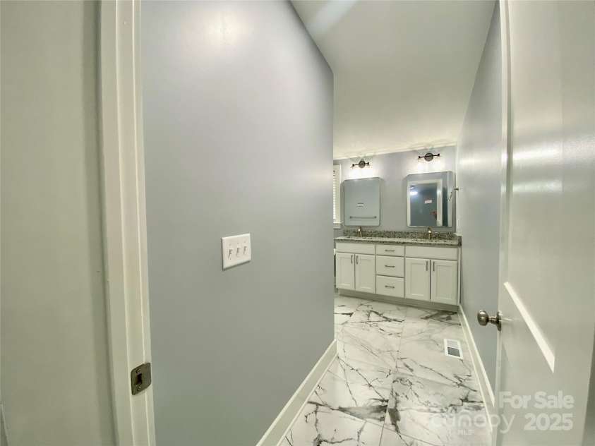 109 Bee Tree Lane, Salisbury, NC 28144.  MLS# CAR4248871, YatesRealty ID 17252. 