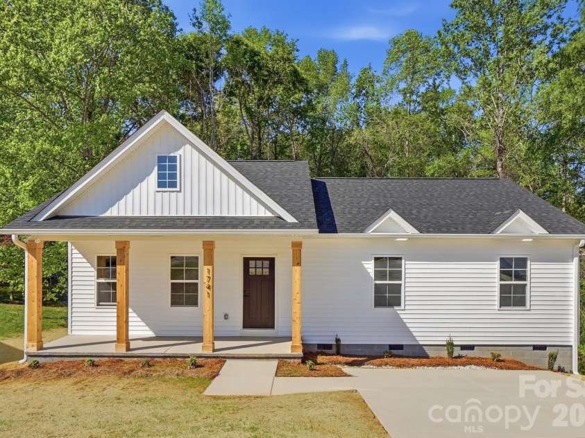 1741 Moss Court, Gastonia, NC 28054.  MLS# CAR4368108, YatesRealty ID 17252. Home Exterior