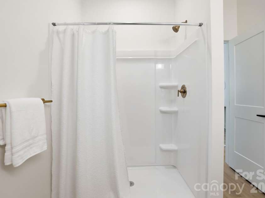 1741 Moss Court, Gastonia, NC 28054.  MLS# CAR4368108, YatesRealty ID 17252. Primary Suite - Bathroom