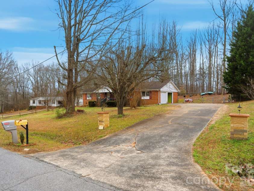 488 Miners Road, Lincolnton, NC 28092.  MLS# CAR4340518, YatesRealty ID 17253. 