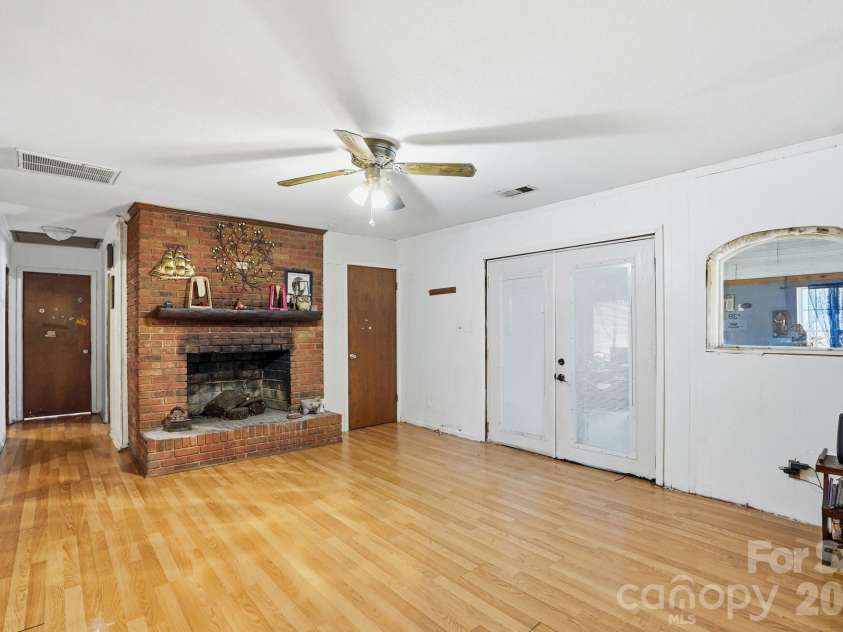 488 Miners Road, Lincolnton, NC 28092.  MLS# CAR4340518, YatesRealty ID 17253. 