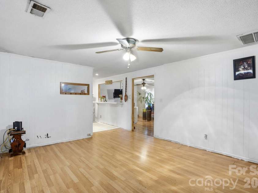 488 Miners Road, Lincolnton, NC 28092.  MLS# CAR4340518, YatesRealty ID 17253. 