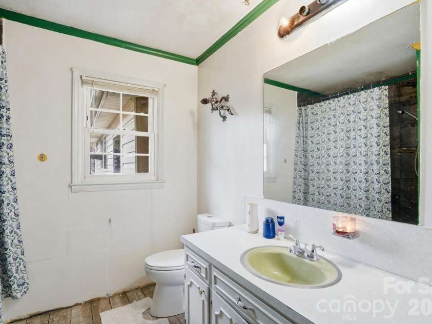 488 Miners Road, Lincolnton, NC 28092.  MLS# CAR4340518, YatesRealty ID 17253. 