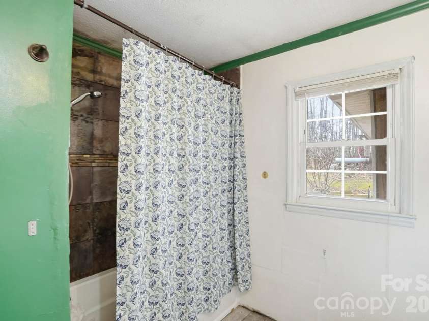 488 Miners Road, Lincolnton, NC 28092.  MLS# CAR4340518, YatesRealty ID 17253. 