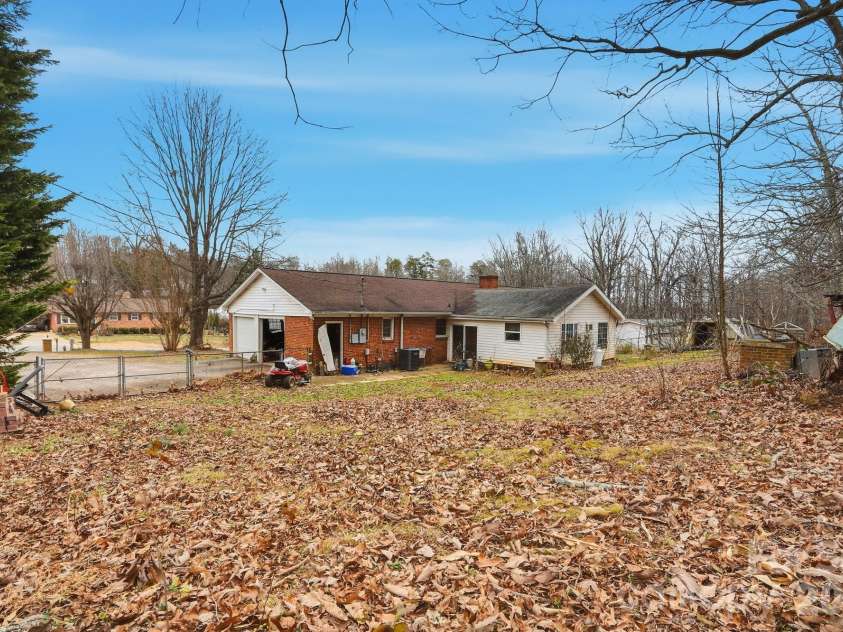 488 Miners Road, Lincolnton, NC 28092.  MLS# CAR4340518, YatesRealty ID 17253. 