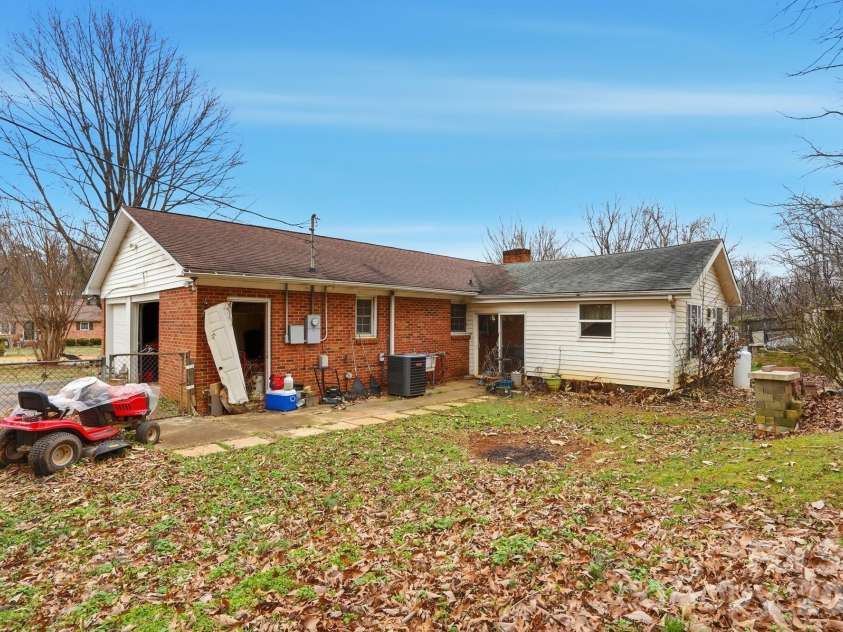 488 Miners Road, Lincolnton, NC 28092.  MLS# CAR4340518, YatesRealty ID 17253. 
