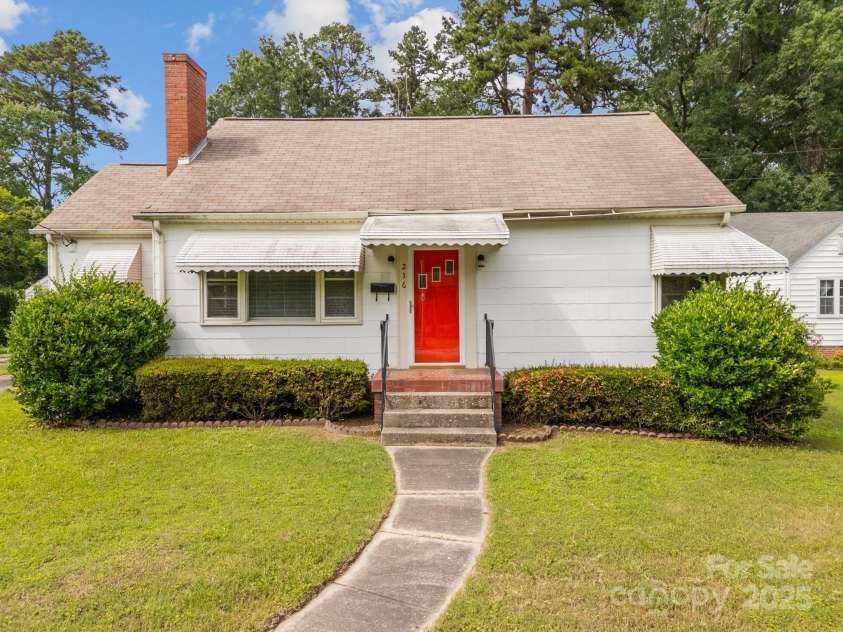 216 Hillcrest Place, Salisbury, NC 28144.  MLS# CAR4266277, YatesRealty ID 17254. 