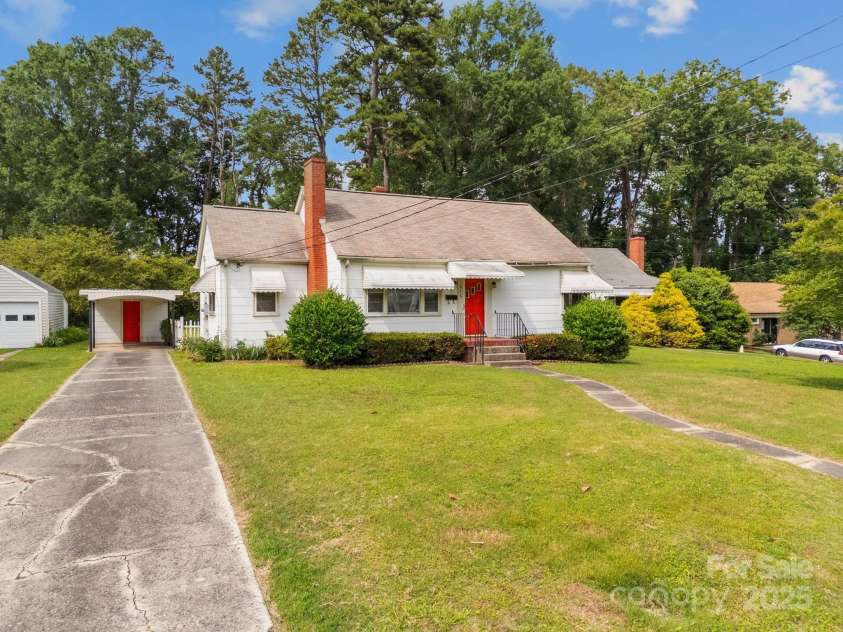 216 Hillcrest Place, Salisbury, NC 28144.  MLS# CAR4266277, YatesRealty ID 17254. 