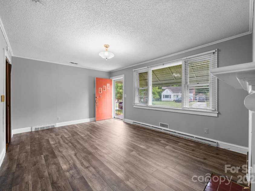 216 Hillcrest Place, Salisbury, NC 28144.  MLS# CAR4266277, YatesRealty ID 17254. 
