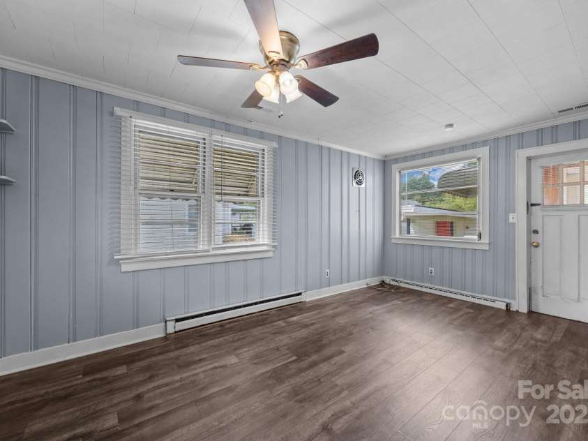 216 Hillcrest Place, Salisbury, NC 28144.  MLS# CAR4266277, YatesRealty ID 17254. 