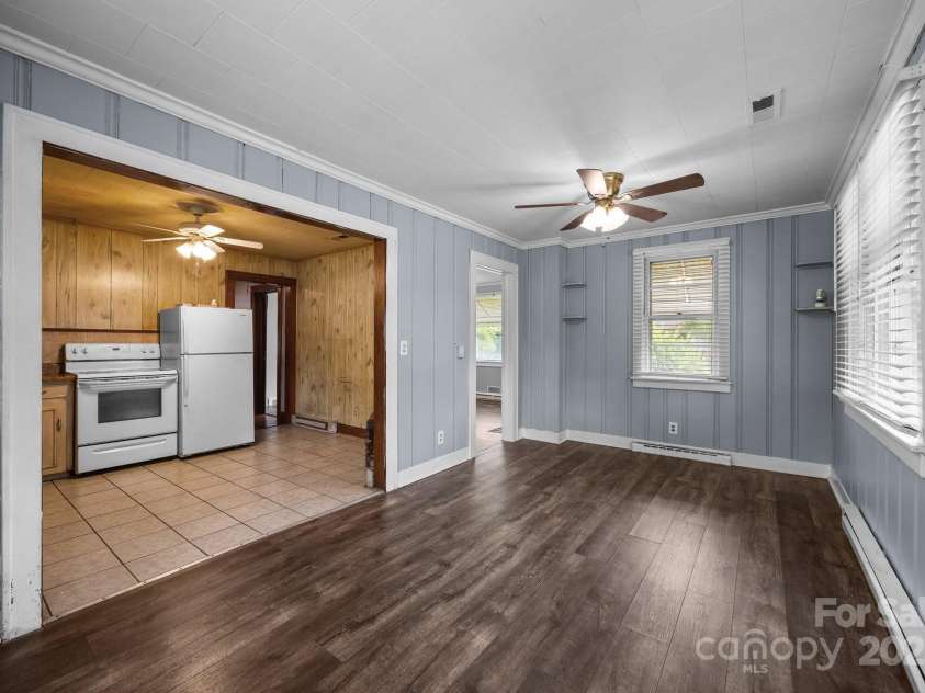 216 Hillcrest Place, Salisbury, NC 28144.  MLS# CAR4266277, YatesRealty ID 17254. 