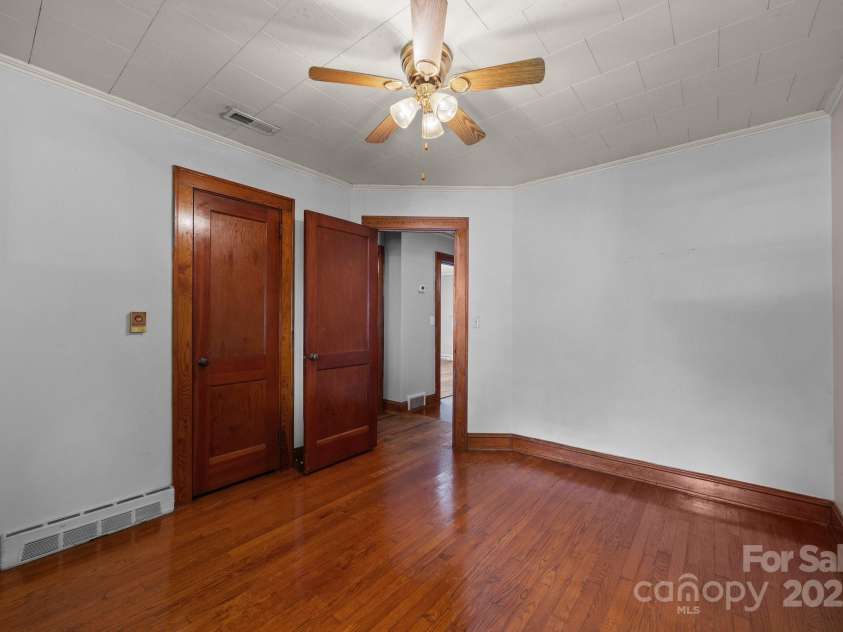 216 Hillcrest Place, Salisbury, NC 28144.  MLS# CAR4266277, YatesRealty ID 17254. 