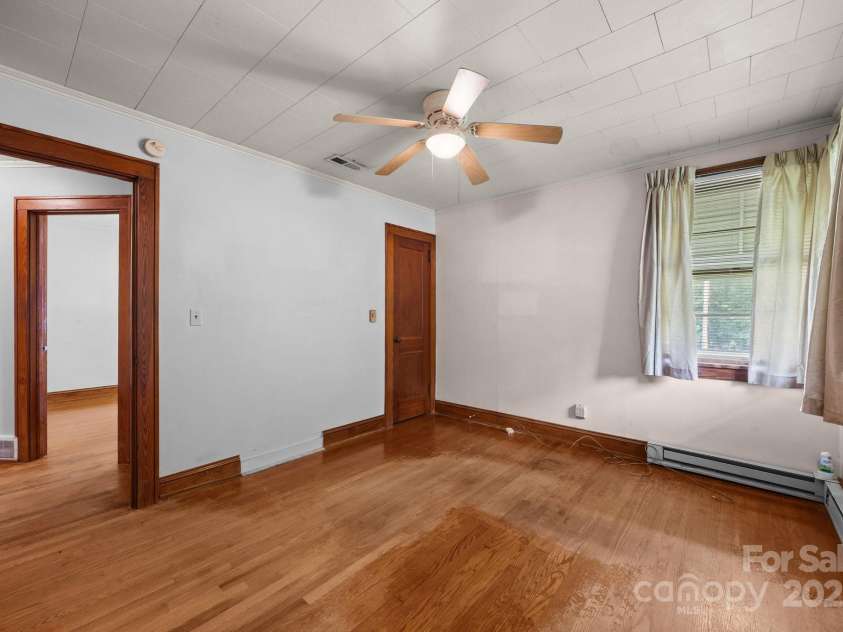216 Hillcrest Place, Salisbury, NC 28144.  MLS# CAR4266277, YatesRealty ID 17254. 