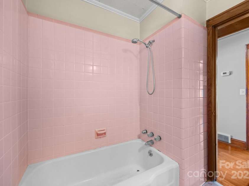 216 Hillcrest Place, Salisbury, NC 28144.  MLS# CAR4266277, YatesRealty ID 17254. 