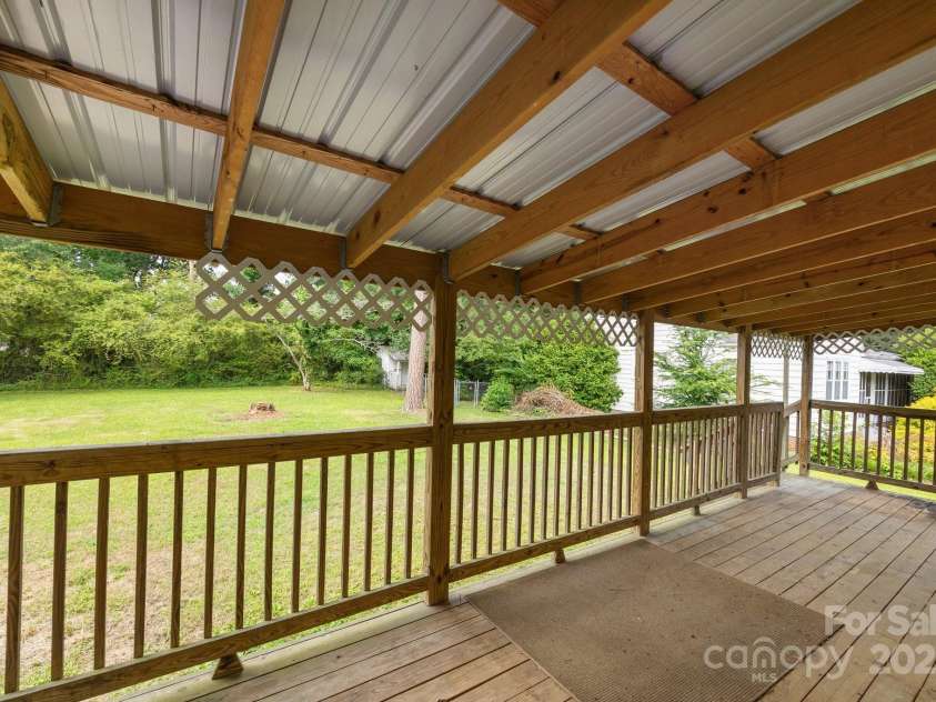 216 Hillcrest Place, Salisbury, NC 28144.  MLS# CAR4266277, YatesRealty ID 17254. 