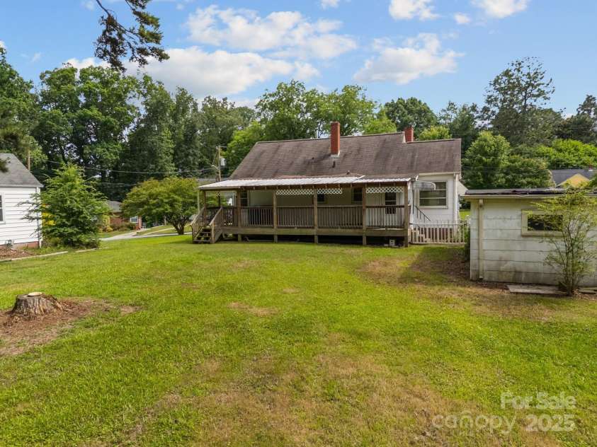 216 Hillcrest Place, Salisbury, NC 28144.  MLS# CAR4266277, YatesRealty ID 17254. 