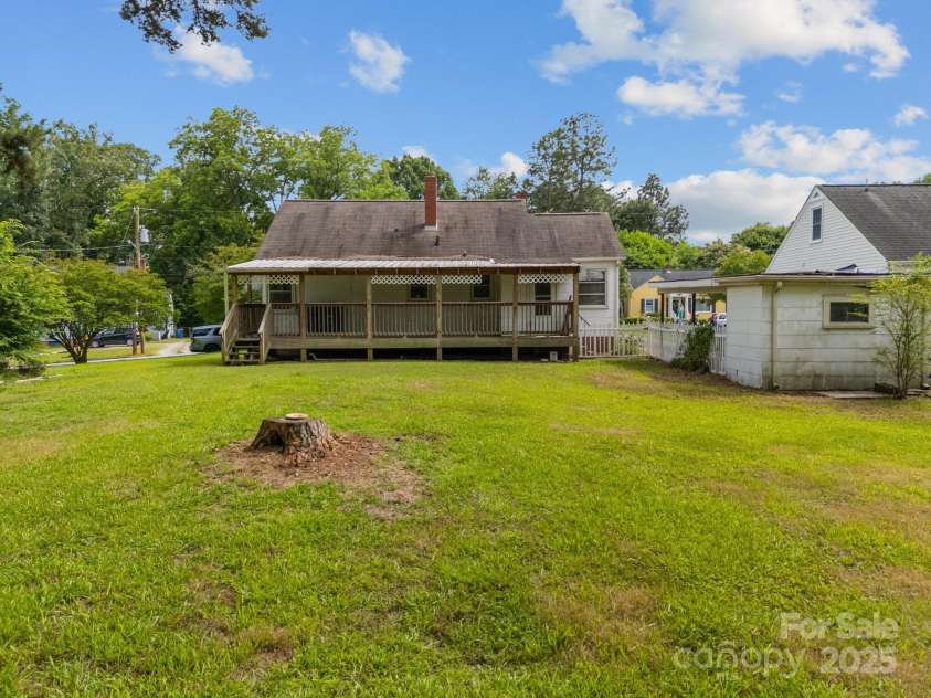 216 Hillcrest Place, Salisbury, NC 28144.  MLS# CAR4266277, YatesRealty ID 17254. 
