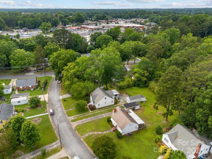 216 Hillcrest Place, Salisbury, NC 28144.  MLS# CAR4266277, YatesRealty ID 17254. 