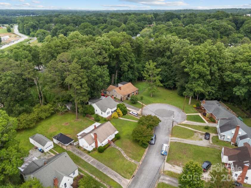 216 Hillcrest Place, Salisbury, NC 28144.  MLS# CAR4266277, YatesRealty ID 17254. 
