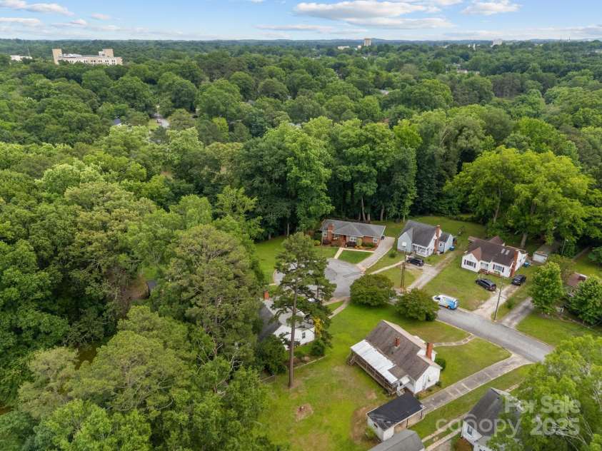 216 Hillcrest Place, Salisbury, NC 28144.  MLS# CAR4266277, YatesRealty ID 17254. 