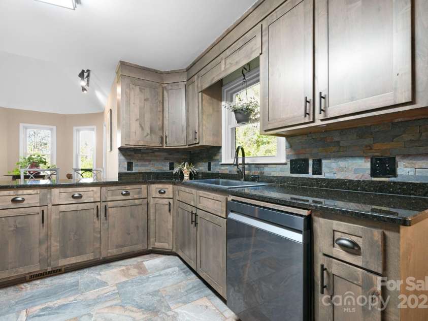 4441 Snyders Way, Lenoir, NC 28645.  MLS# CAR4317658, YatesRealty ID 17254. 
