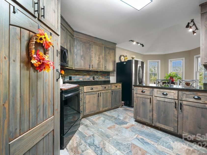 4441 Snyders Way, Lenoir, NC 28645.  MLS# CAR4317658, YatesRealty ID 17254. 