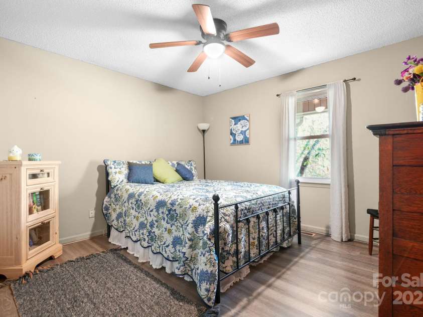 4441 Snyders Way, Lenoir, NC 28645.  MLS# CAR4317658, YatesRealty ID 17254. 