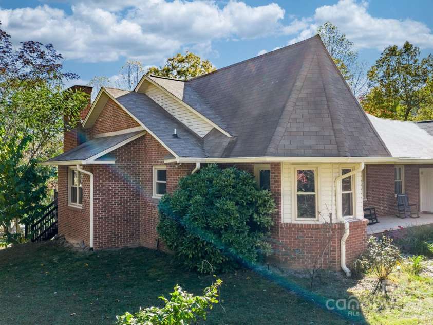 4441 Snyders Way, Lenoir, NC 28645.  MLS# CAR4317658, YatesRealty ID 17254. 