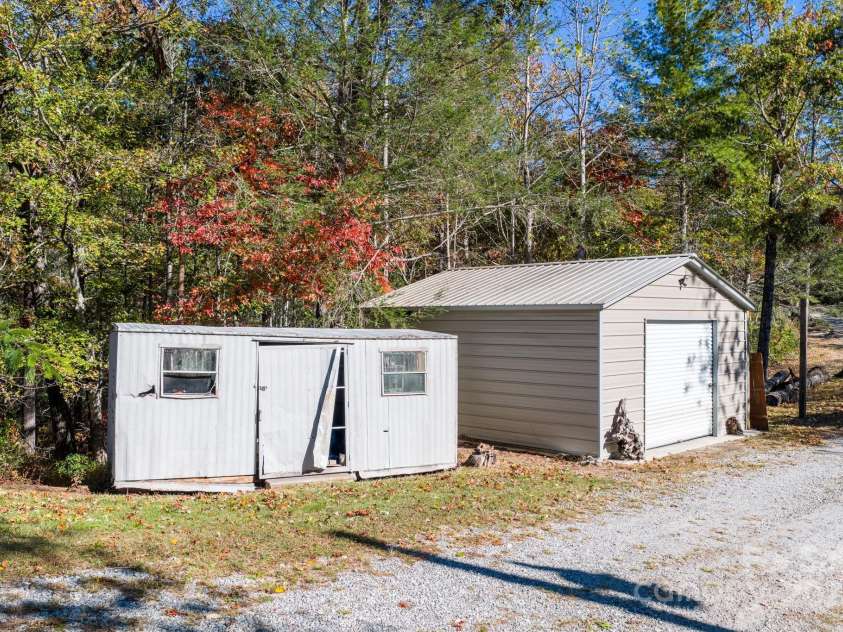 4441 Snyders Way, Lenoir, NC 28645.  MLS# CAR4317658, YatesRealty ID 17254. 