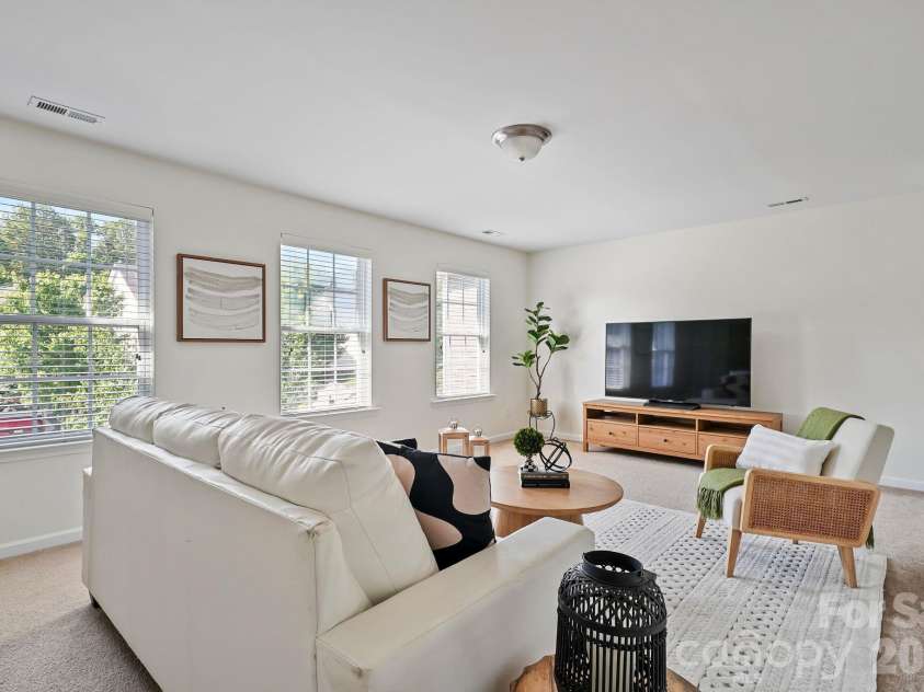 17319 Silas Place Drive, Davidson, NC 28036.  MLS# CAR4400138, YatesRealty ID 17255. 