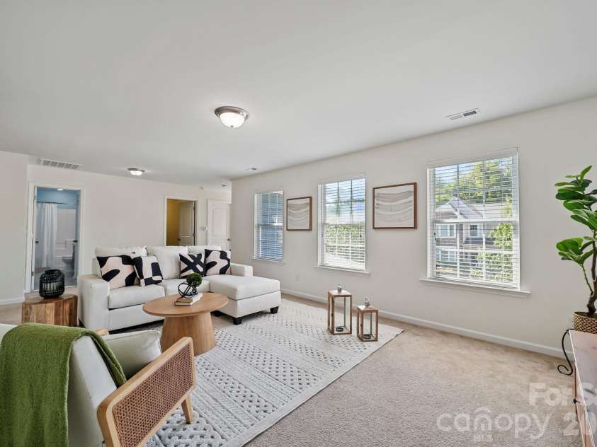 17319 Silas Place Drive, Davidson, NC 28036.  MLS# CAR4400138, YatesRealty ID 17255. 