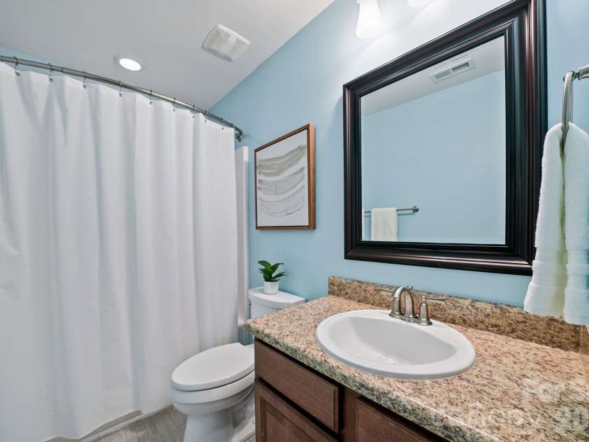 17319 Silas Place Drive, Davidson, NC 28036.  MLS# CAR4400138, YatesRealty ID 17255. 